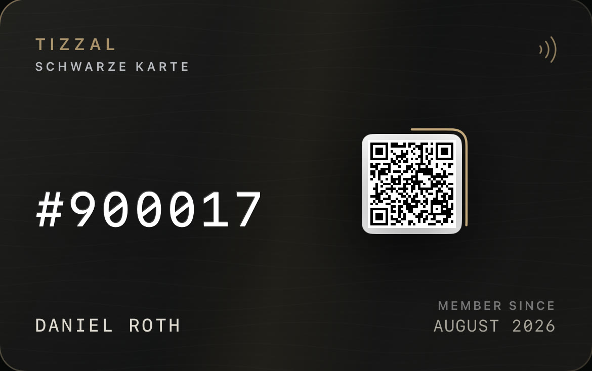 The Schwarze Karte in the app: member number 900017, the name Daniel Roth, member since August 2026, and the entry code.